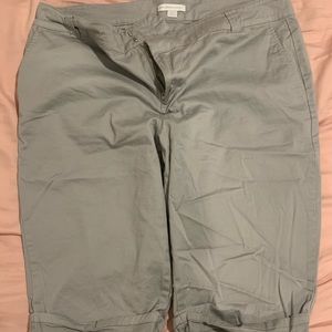 New York & Company light grey shorts